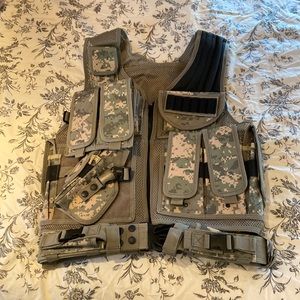 Utg tactical, shooting vest,law enforcement vest, army, digital camo nwot